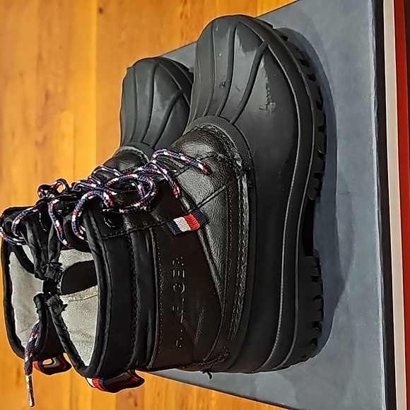 Tommy Hilfiger duck boots - Picture 5 of 12